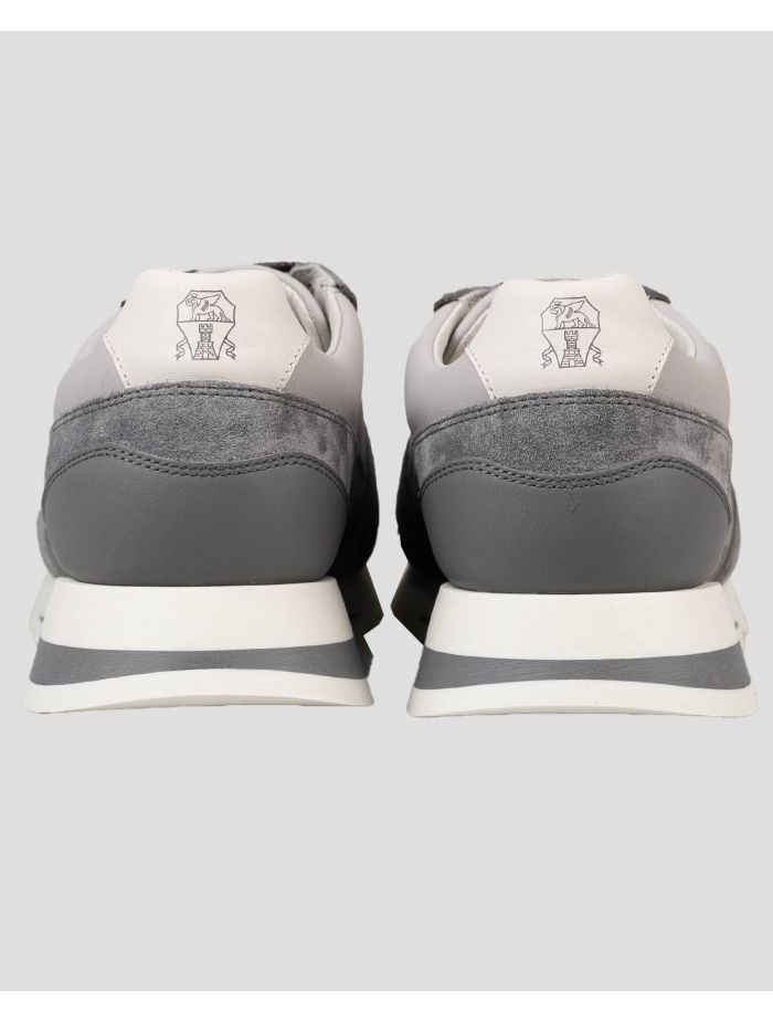 Brunello Cucinelli Gray Leather Sneakers | IsuiT