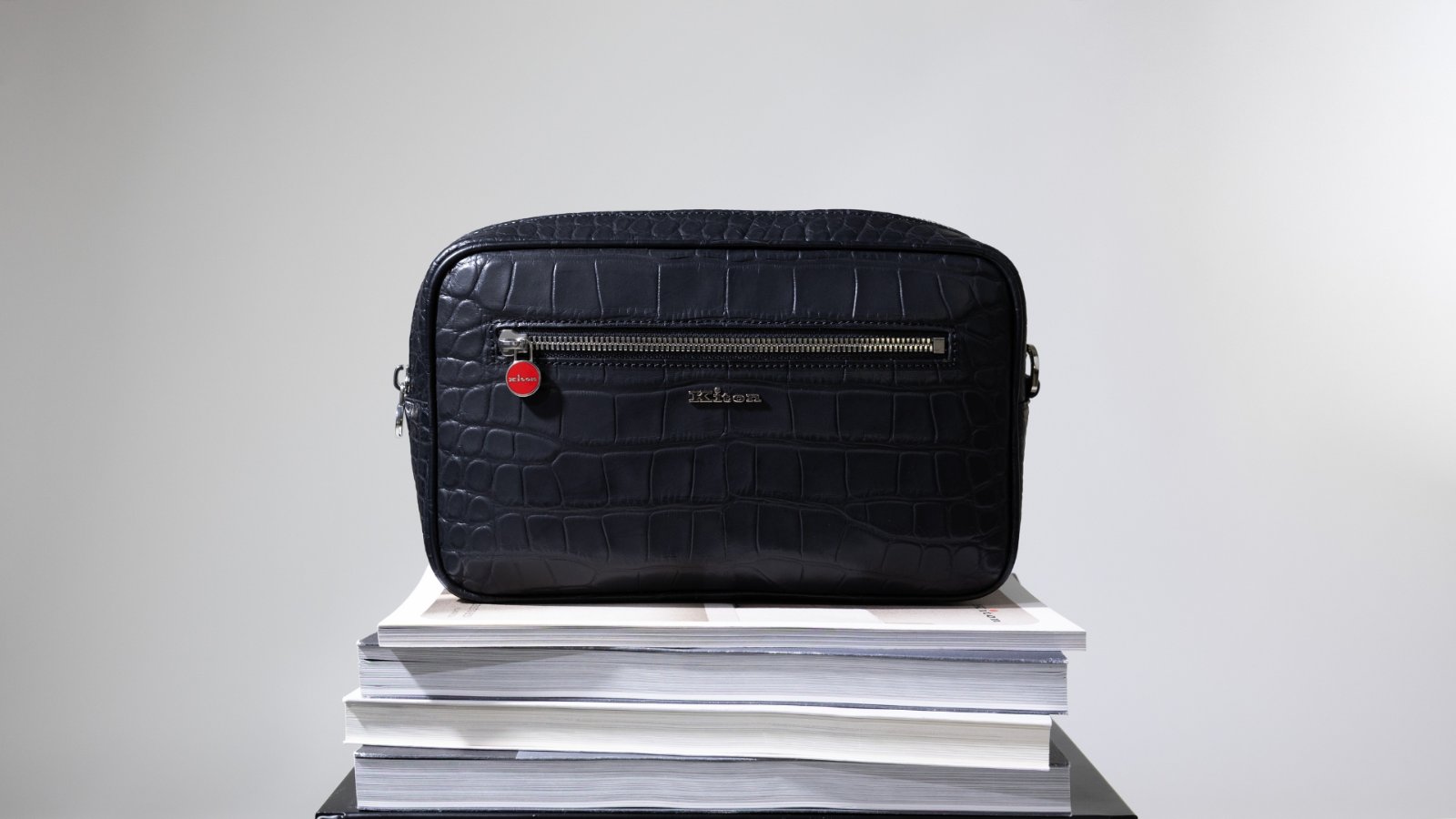 Article about Crocodile Leather Accessories: The Ultimate Symbol of Luxury and Italian Craftsmanship